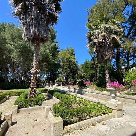 Palazzo De Carlo E Il Parco Dei 7 Pozzi Bed & Breakfast Lecce Ngoại thất bức ảnh