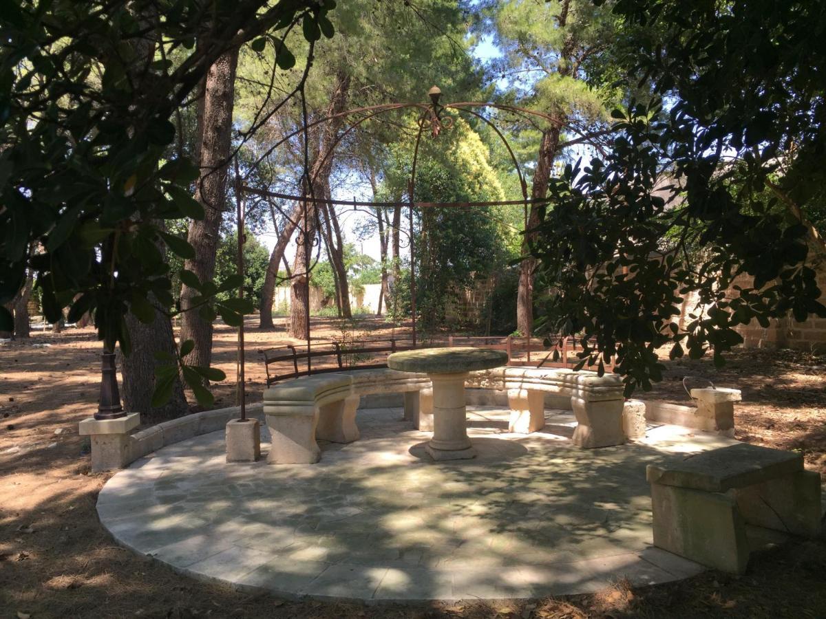 Palazzo De Carlo E Il Parco Dei 7 Pozzi Bed & Breakfast Lecce Ngoại thất bức ảnh