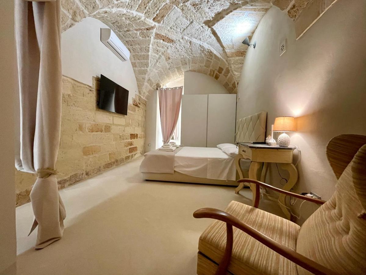 Palazzo De Carlo E Il Parco Dei 7 Pozzi Bed & Breakfast Lecce Ngoại thất bức ảnh