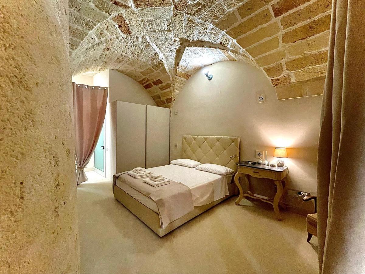 Palazzo De Carlo E Il Parco Dei 7 Pozzi Bed & Breakfast Lecce Ngoại thất bức ảnh