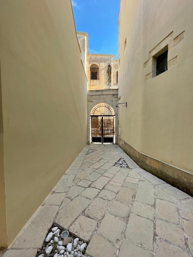 Palazzo De Carlo E Il Parco Dei 7 Pozzi Bed & Breakfast Lecce Ngoại thất bức ảnh