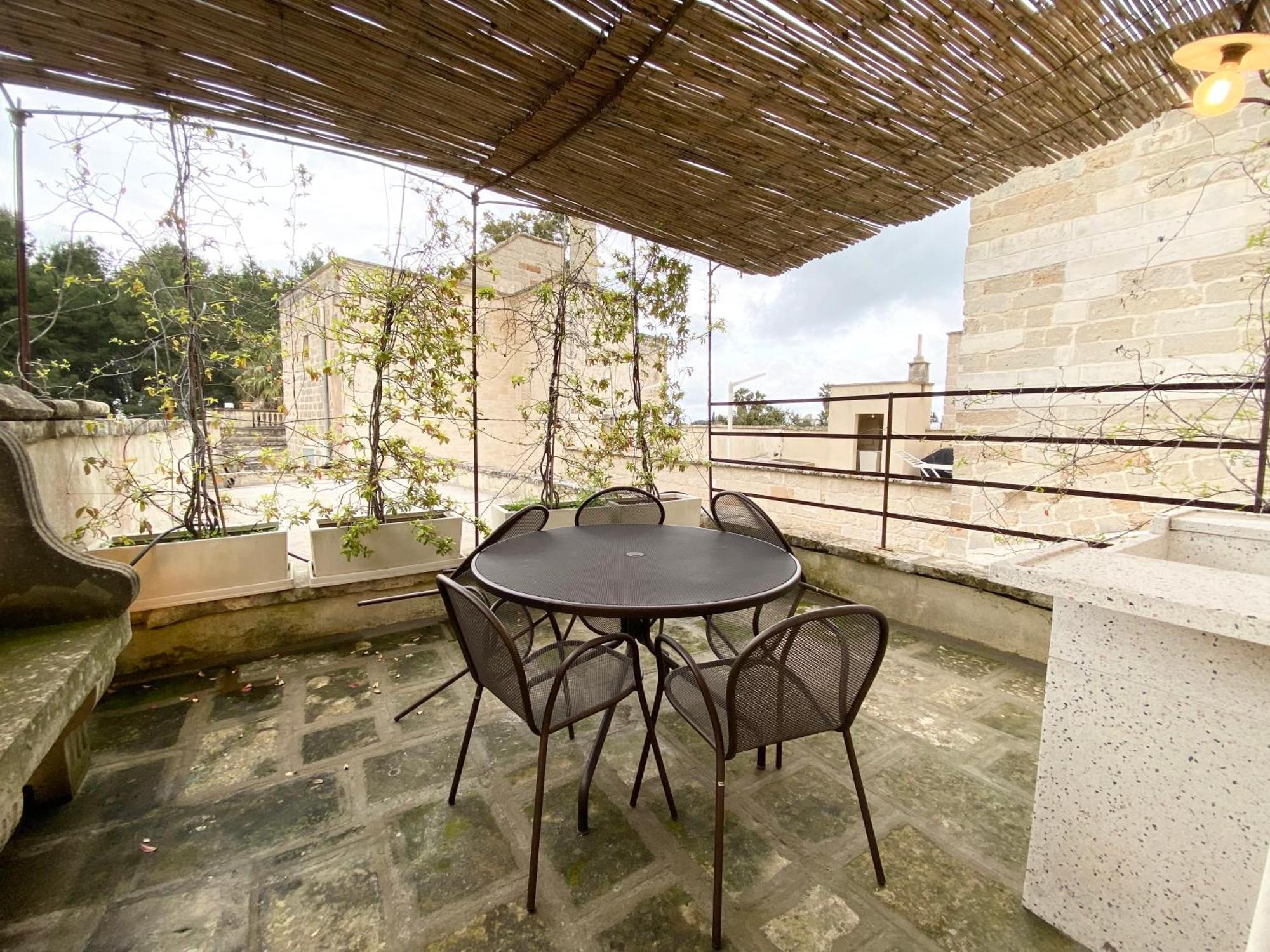 Palazzo De Carlo E Il Parco Dei 7 Pozzi Bed & Breakfast Lecce Ngoại thất bức ảnh
