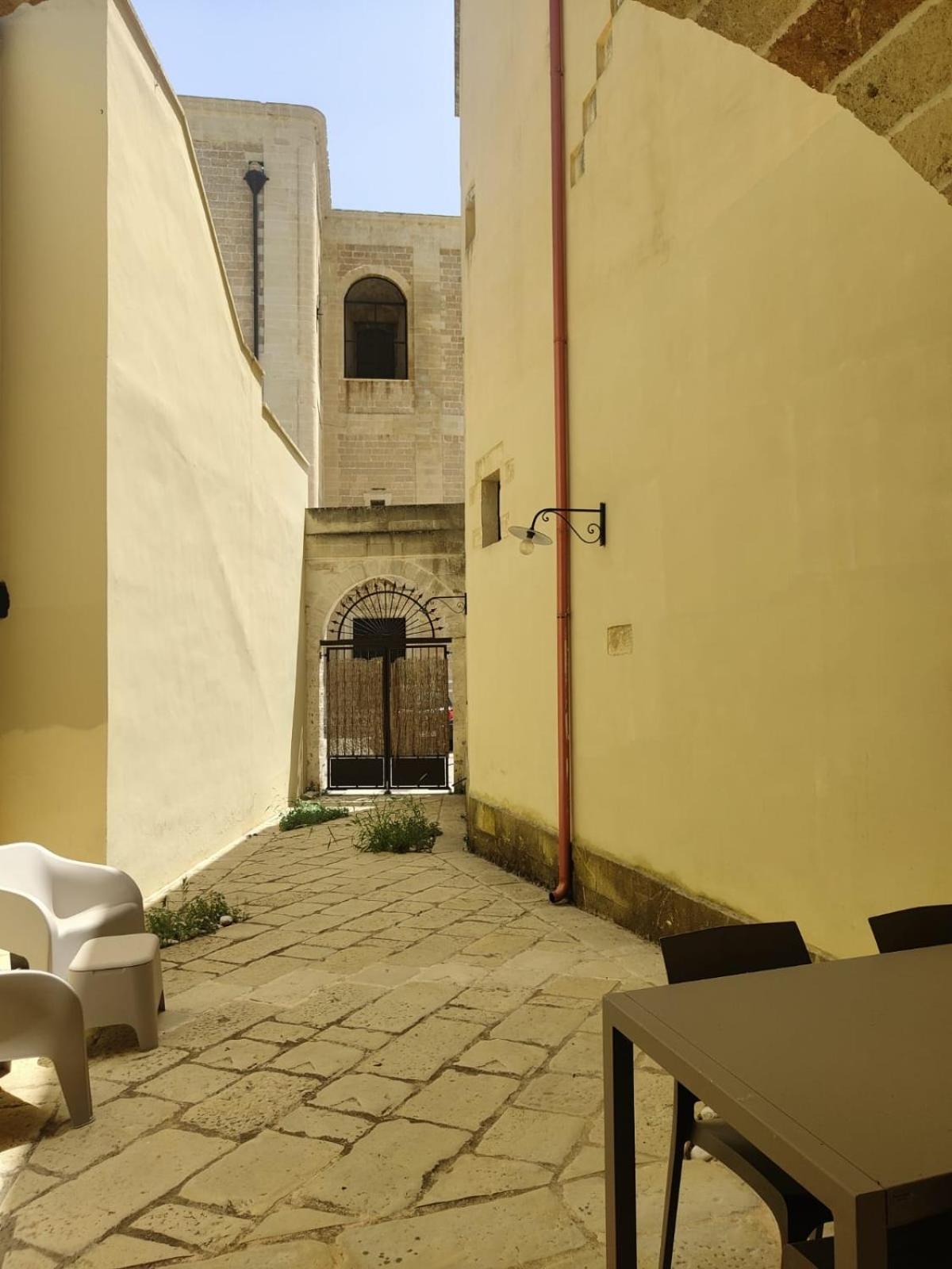 Palazzo De Carlo E Il Parco Dei 7 Pozzi Bed & Breakfast Lecce Ngoại thất bức ảnh